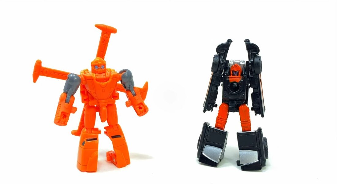 Image Of Armada Universe Mini Con Jolt & Powerlinx Hot Shot For Transformers Legacy Evolution  (31 of 35)